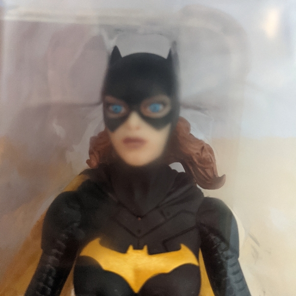 BNIB Batgirl DC Comics Designer Series - Picture 2 of 4